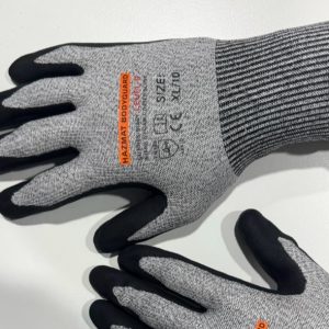 Level D Cut 5 + Gloves